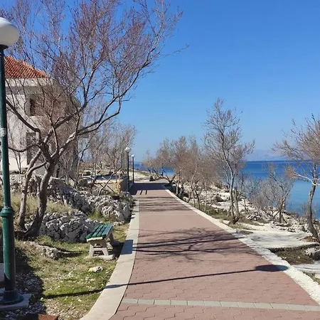 A Charming Oasis In The Heart 2 Макарска